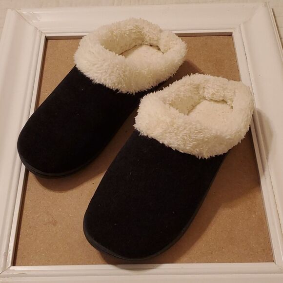 Vonmay black faux fur slippers size Medium - Picture 1 of 7